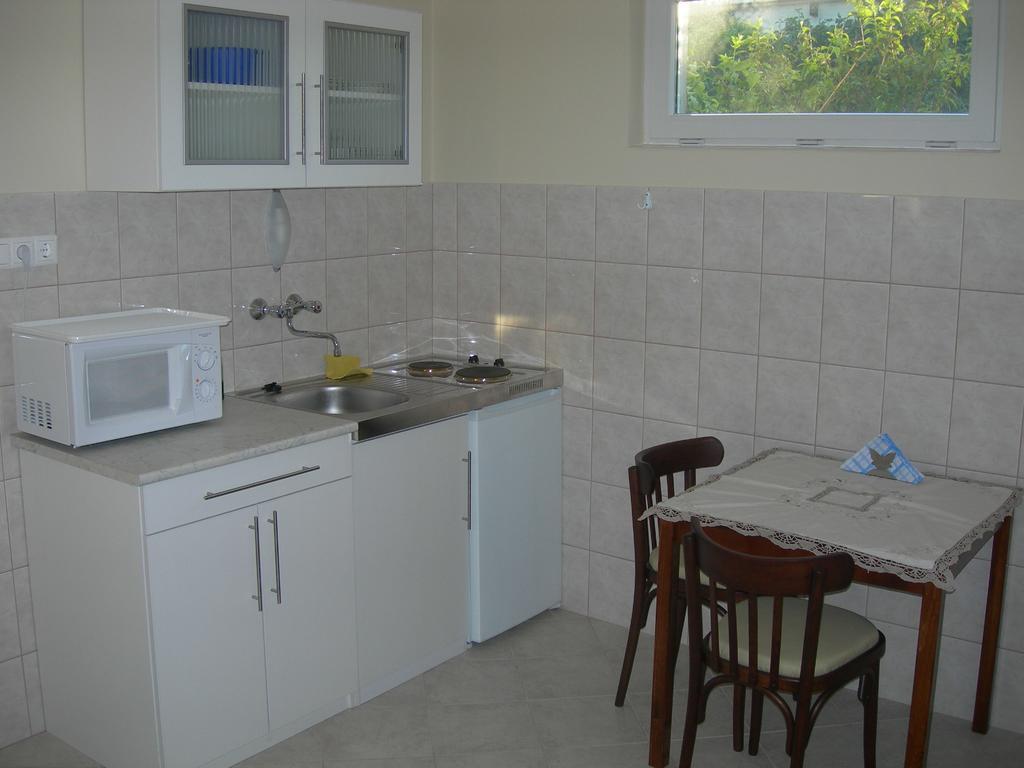 Radek Vendeghaz Es Apartman Halászi 外观 照片